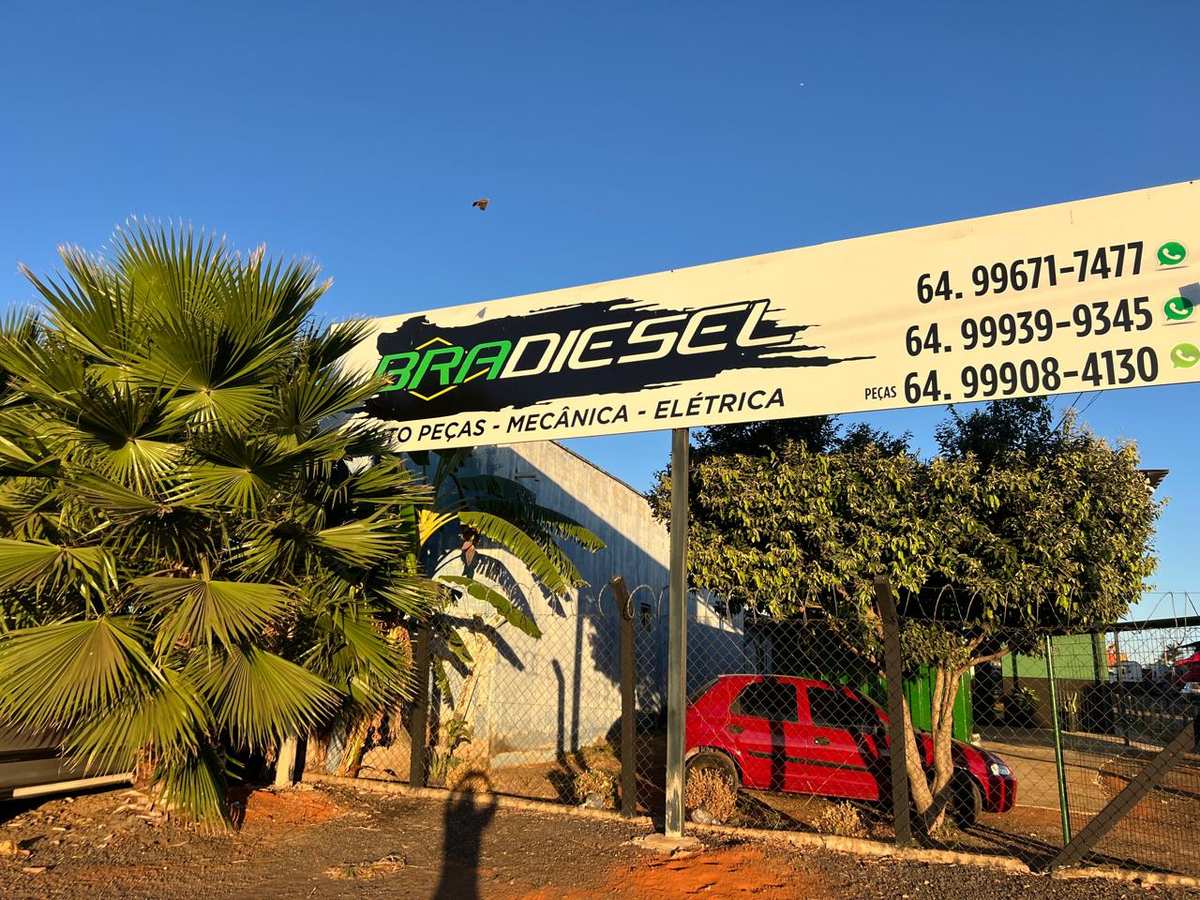 Fachada Bradiesel dia — oficina e loja