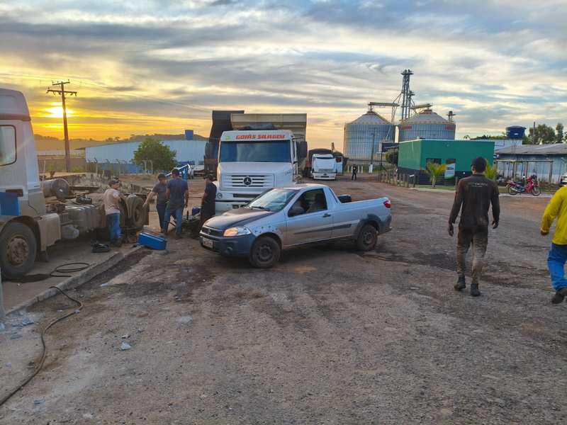 Atendimento externo Bradiesel ao pôr do sol